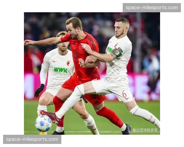 拜仁赛前训练曝光,图赫尔密集演练3-4-3新阵应对莱比锡 拜仁赛前训练曝光,图赫尔密集演练3-4-3新阵应对莱比锡