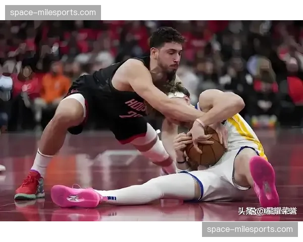 消息人士透露,多支季后赛球队球探重点考察潜在新秀的突破分球能力 消息人士透露,多支季后赛球队球探重点考察潜在新秀的突破分球能力