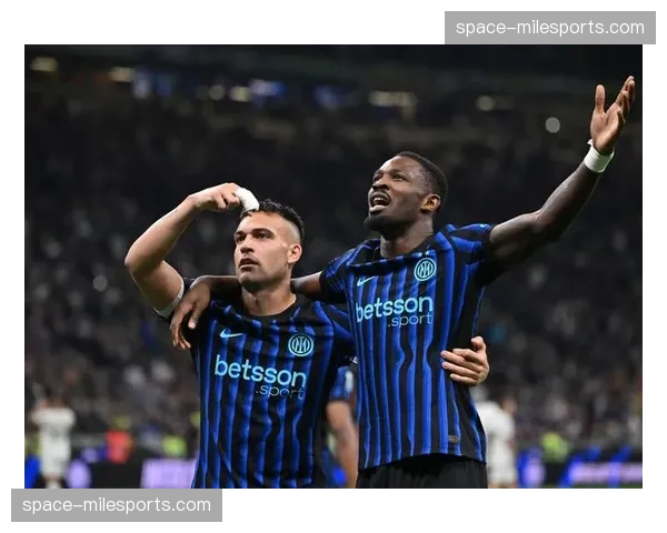 国际米兰5-2大胜罗马重返胜轨，劳塔罗伤缺锋线调整见效